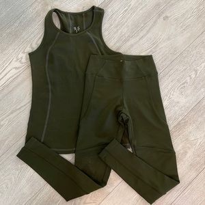 925 FIT NEVER WORN GREEN SET!!! Tank top & leggings set! Fitted SIZE SMALL BOTH